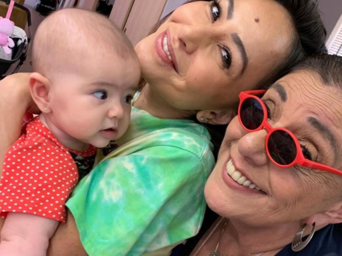 Leda Nagle compartilha lembrança especial com Sabrina Sato e neta Zoe
