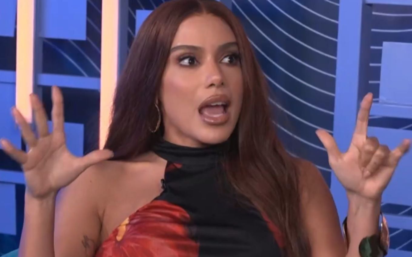 Anitta encerra fase 'paz e amor' e critica programa musical da Globo