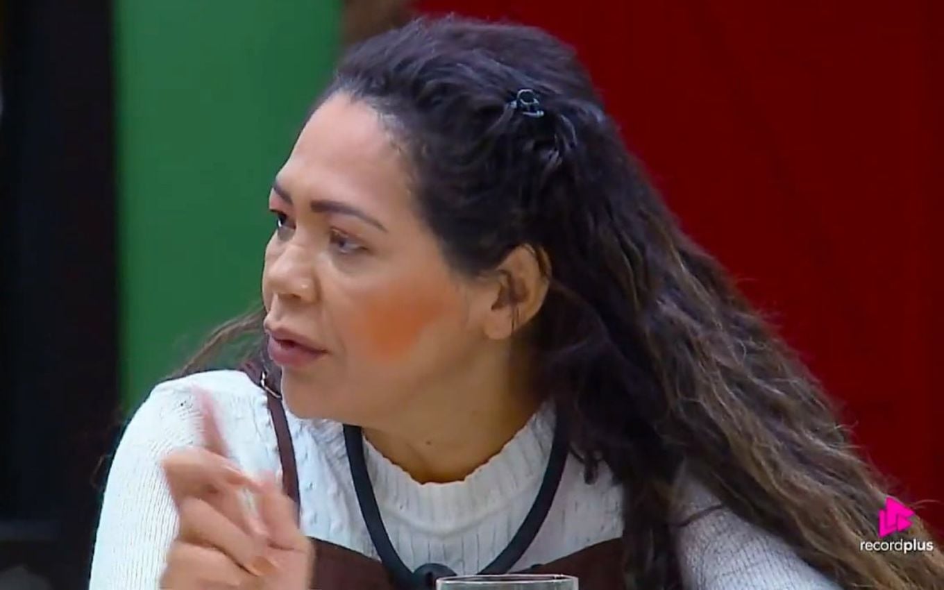 Confusão em A Fazenda 18: Darlin e Giovanna Trocam Ameaças e Água