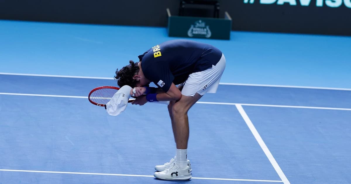 Emocionado, João Fonseca comemora vitória na Copa Davis após lesão: 'Foi especial!'