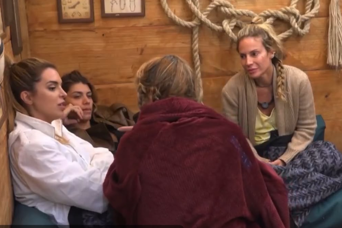 Adryana apresenta teoria curiosa e Mônica reage com humor em 'A Fazenda 18'