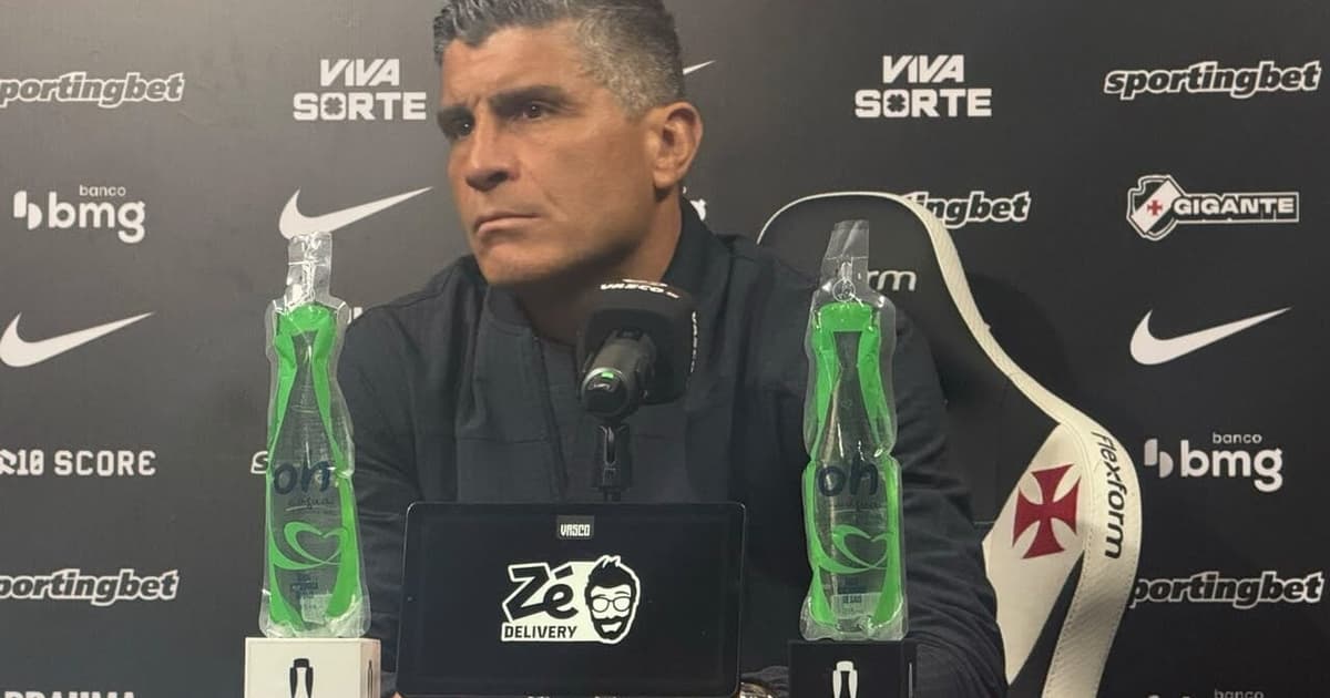 Pedro Emanuel expressa alegria após expressiva vitória do Vasco: 'Fiz parte da torcida'