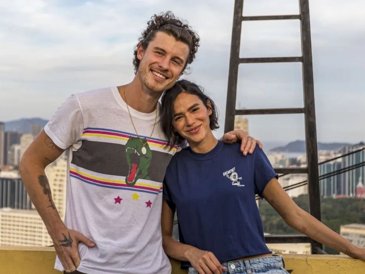 Shawn Mendes fala sobre seu relacionamento com Bruna Marquezine e nova fase na carreira