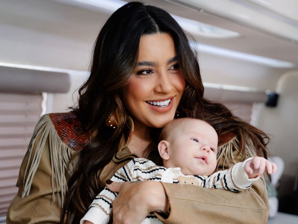 Lauana Prado apresenta filho Dom em homenagem ao Dia das Crianças