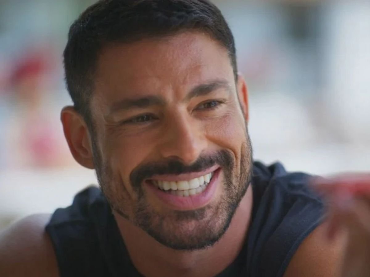 Cauã Reymond anuncia participação em série com Kim Kardashian e Sarah Paulson