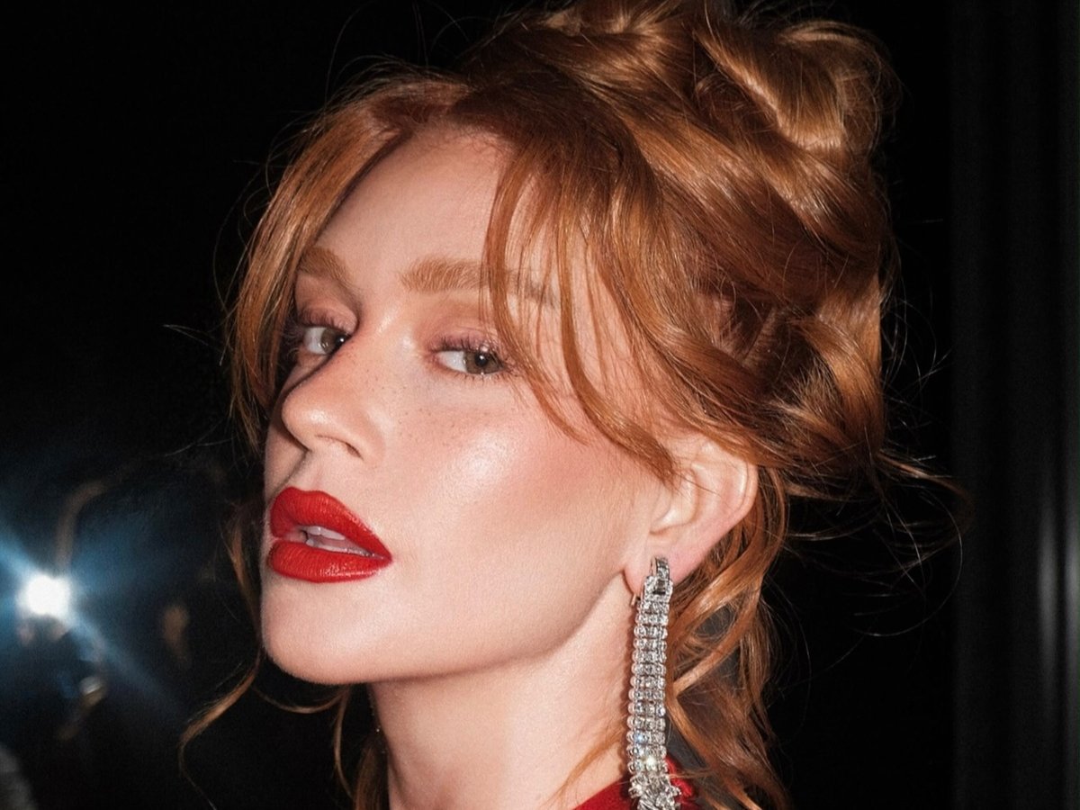 Marina Ruy Barbosa celebra título de 'Atriz do Ano'