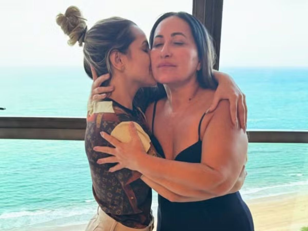 Mãe de Deolane Bezerra defende neta e critica comentários