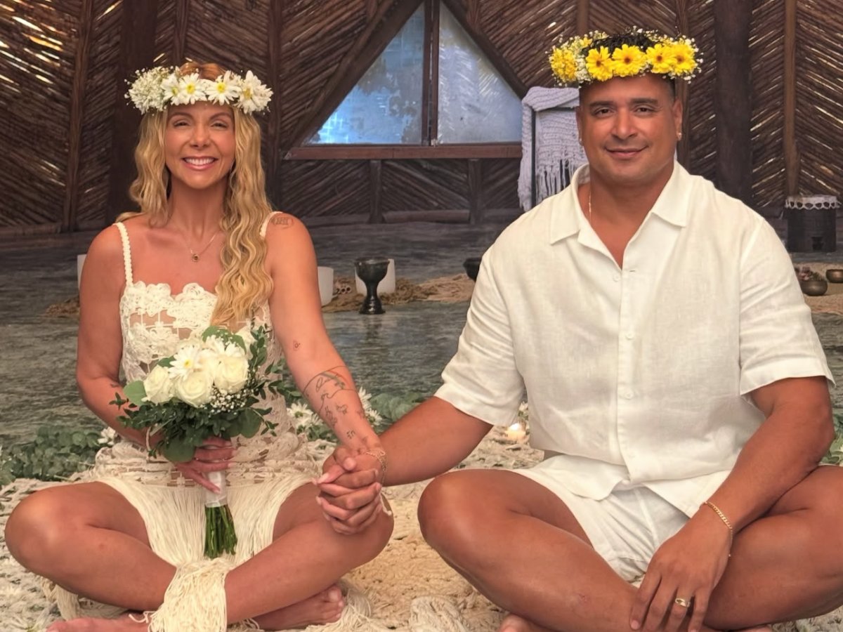 Carla Perez e Xanddy comemoram 25 anos de união