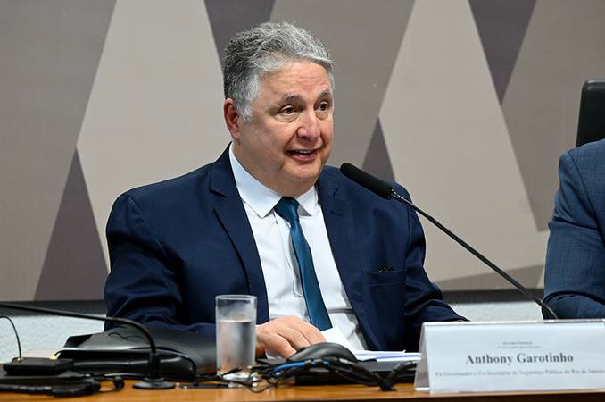 Garotinho Anuncia Novo Projeto Após Eleições: Podcast à Vista!