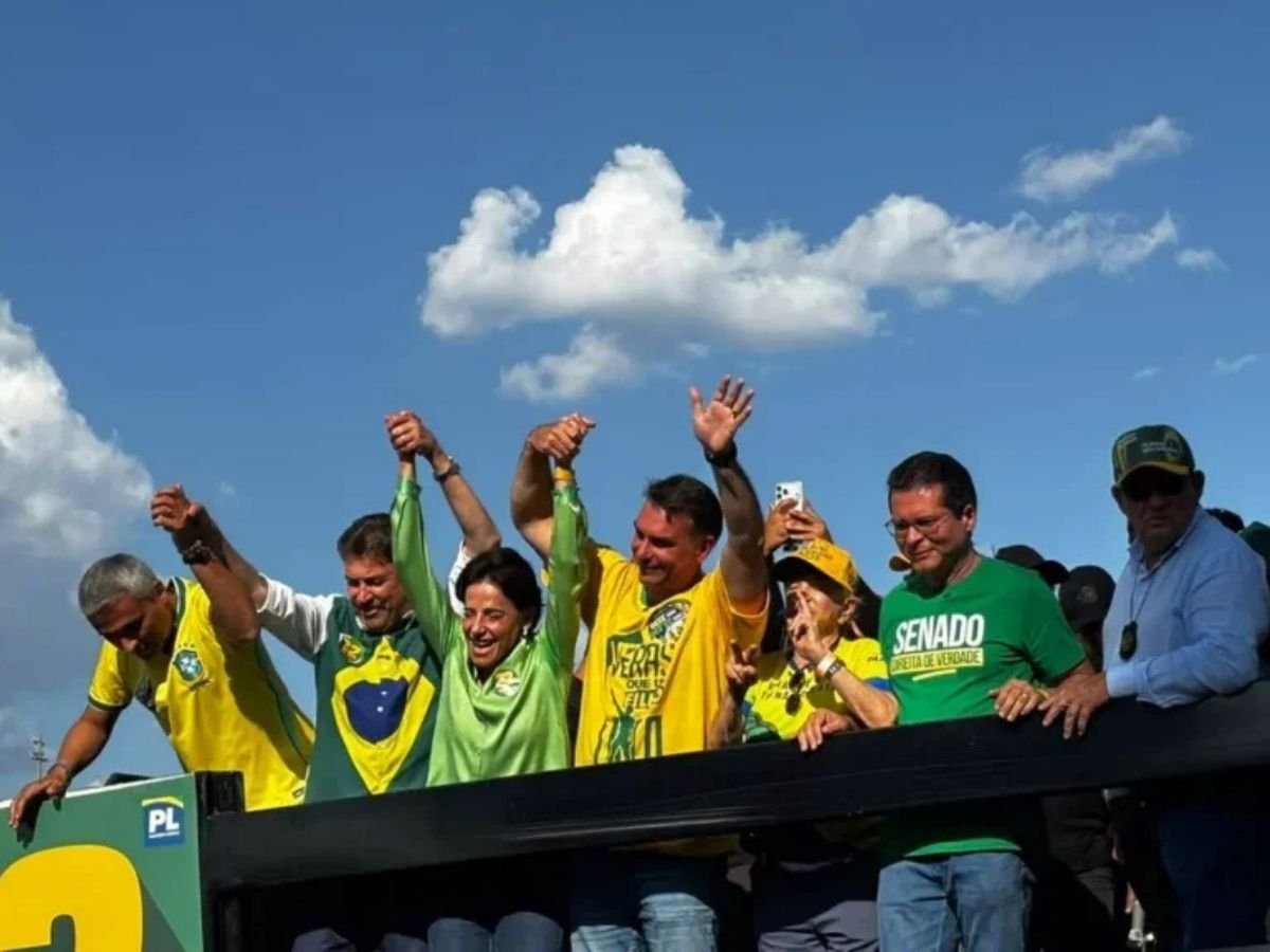 Flávio Bolsonaro confirma presença em debate da Globo e desafia Lula